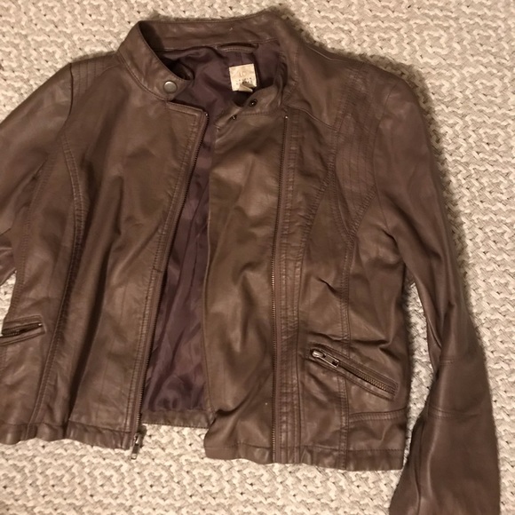 Jacket (bomber jacket...i think??) - Picture 2 of 4